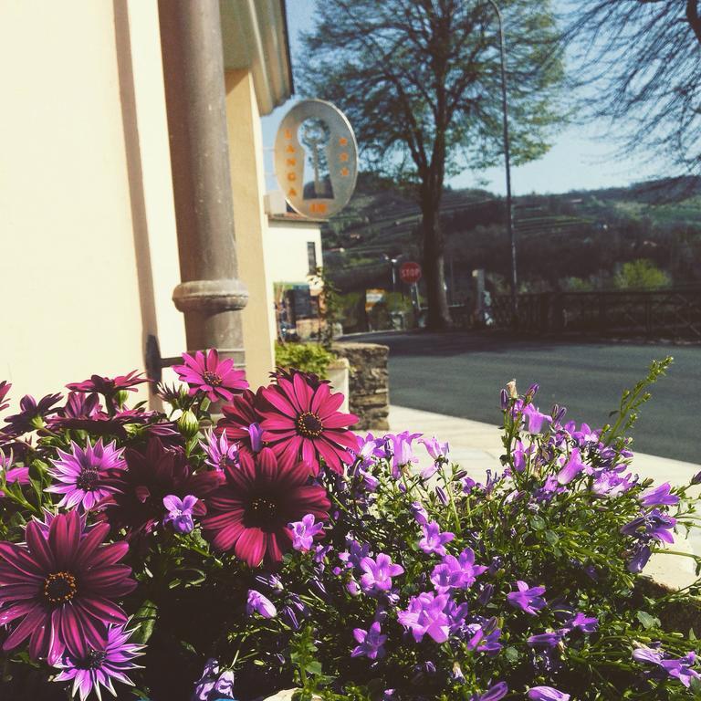 Hotel Langa In Cortemilia Exteriör bild